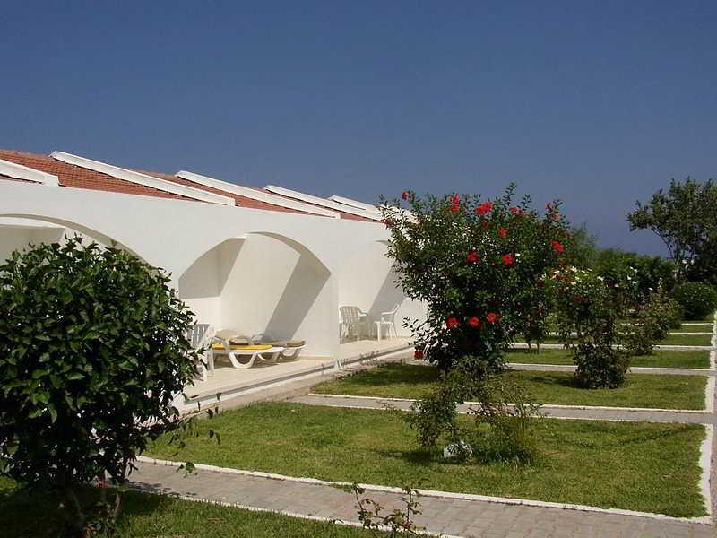 Sempati Hotel Lapithos  Exterior foto